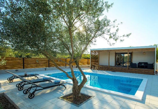 Ferienhaus in Donje Raštane - Holiday home Relax Ferienhaus in Donje Raštane - Holiday home Relax