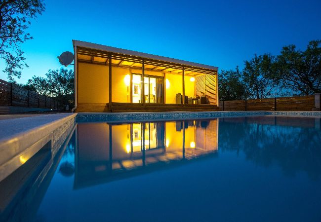 Ferienhaus in Donje Raštane - Holiday home Relax Ferienhaus in Donje Raštane - Holiday home Relax