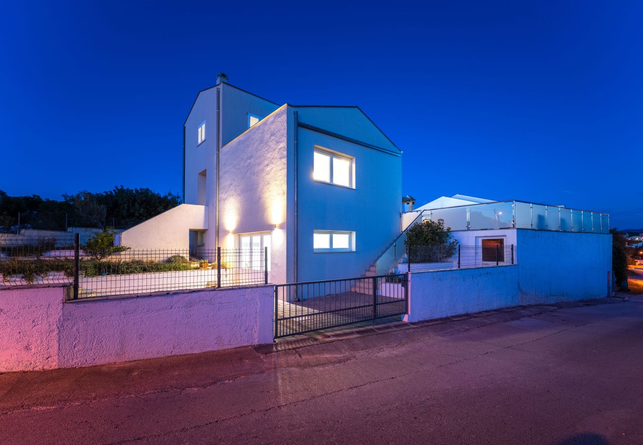 Ferienhaus in Maslenica - Sea view Villa Anpero