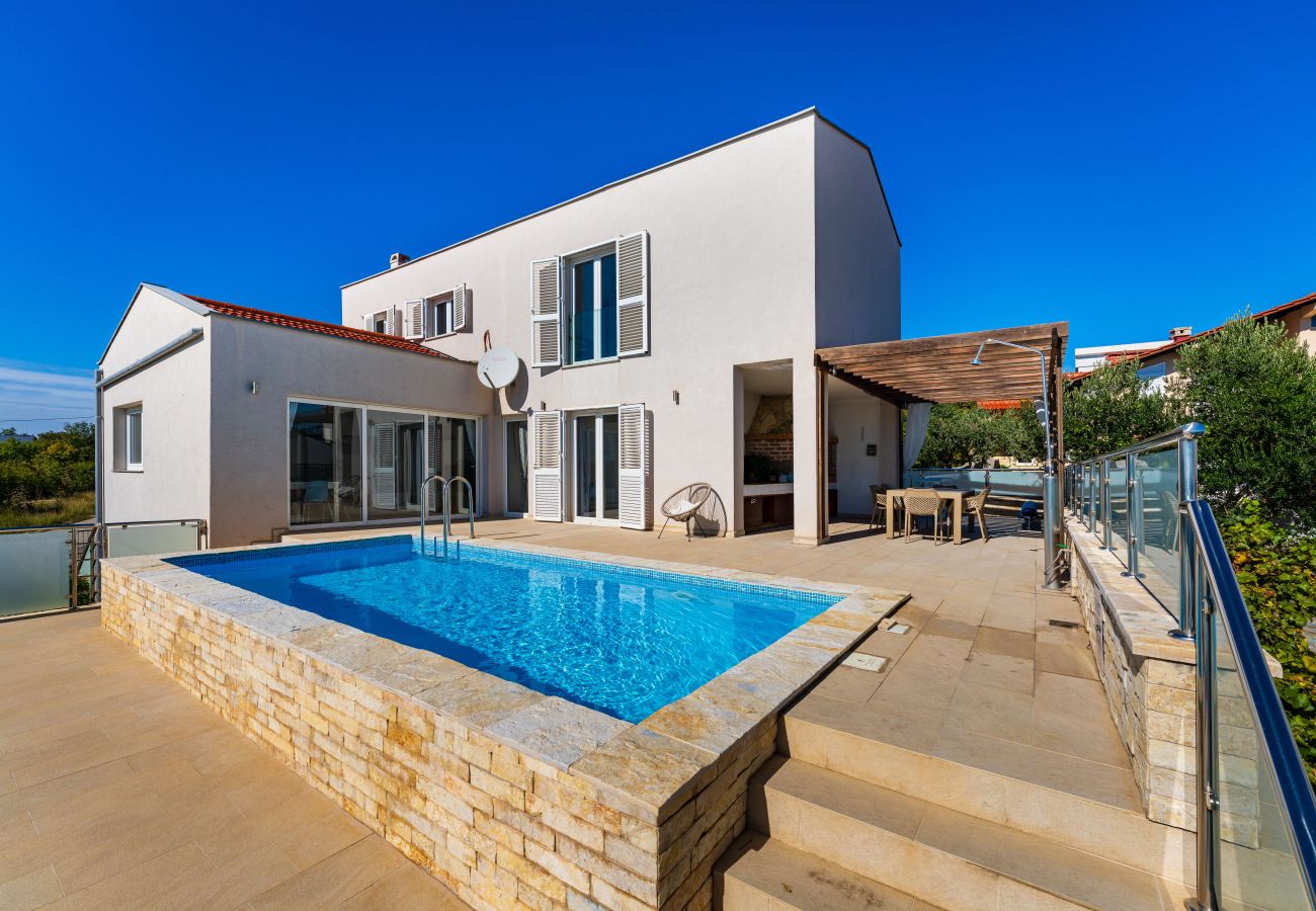 Ferienhaus in Maslenica - Sea view Villa Anpero