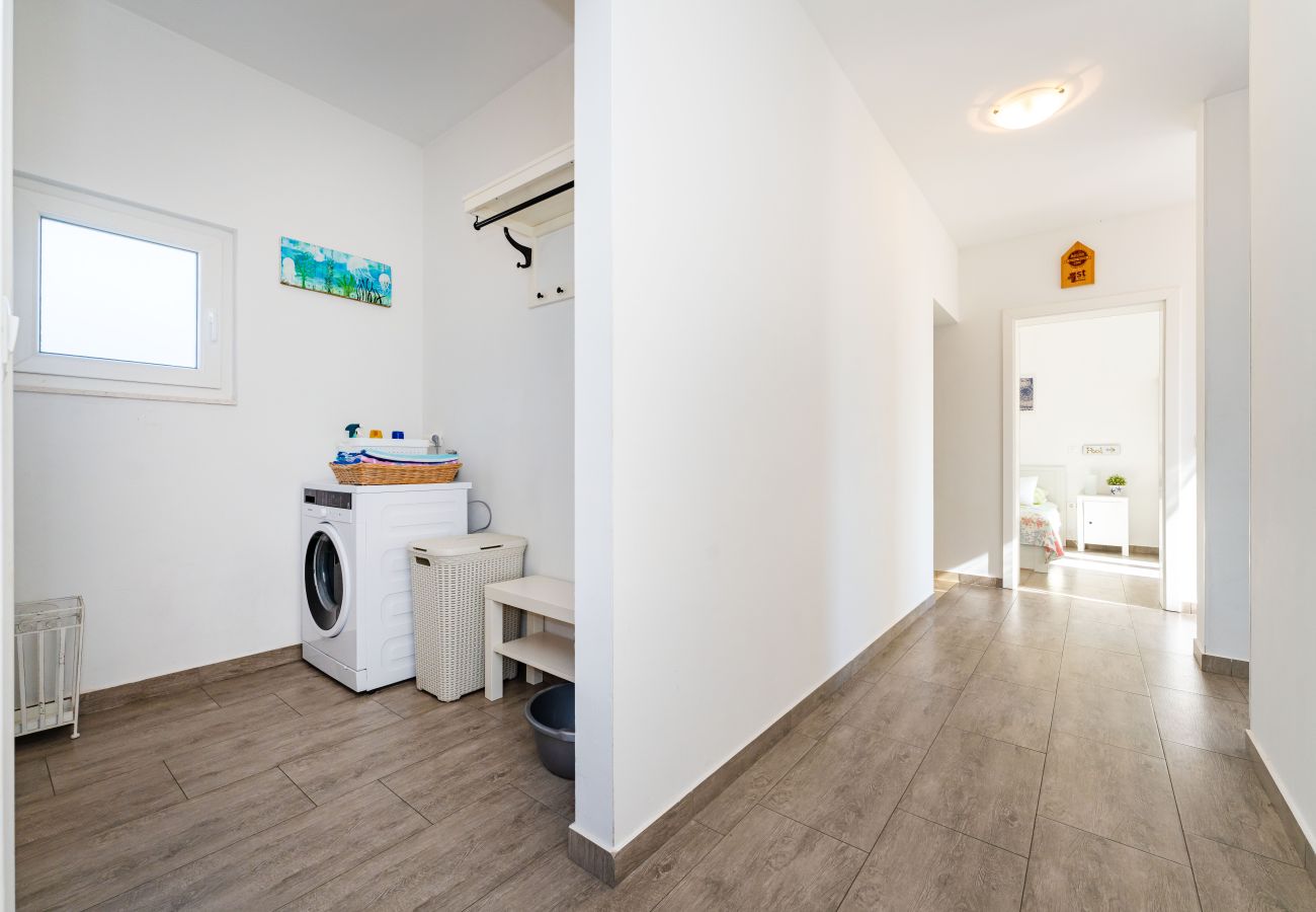 Ferienhaus in Maslenica - Sea view Villa Anpero