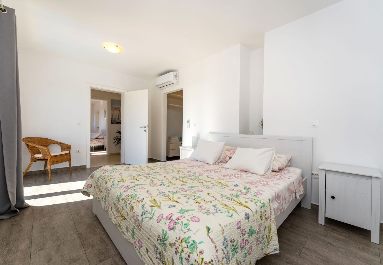 Ferienhaus in Maslenica - Sea view Villa Anpero