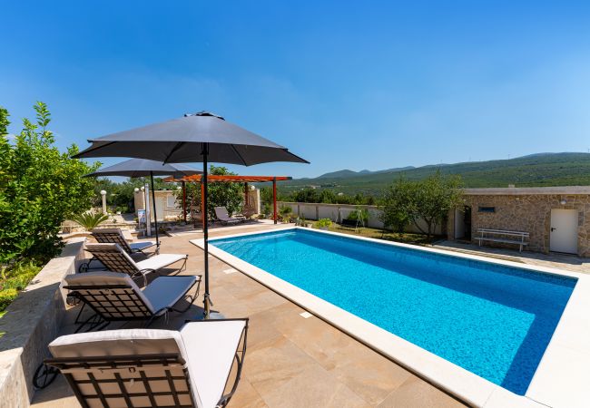 Ferienhaus in Zaton Obrovacki - Villa Sucic with private pool Ferienhaus in Zaton Obrovacki - Villa Sucic with private pool