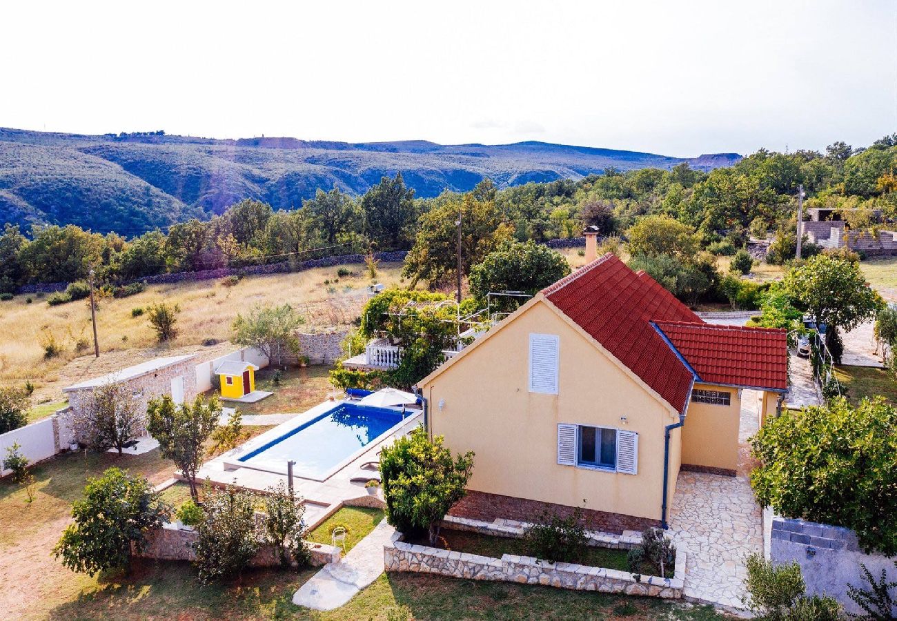 Ferienhaus in Zaton Obrovacki - Villa Sucic with private pool