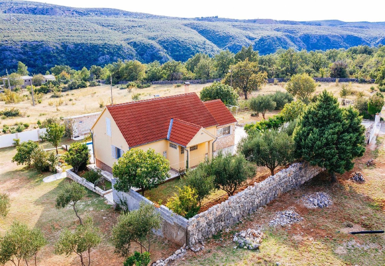 Ferienhaus in Zaton Obrovacki - Villa Sucic with private pool