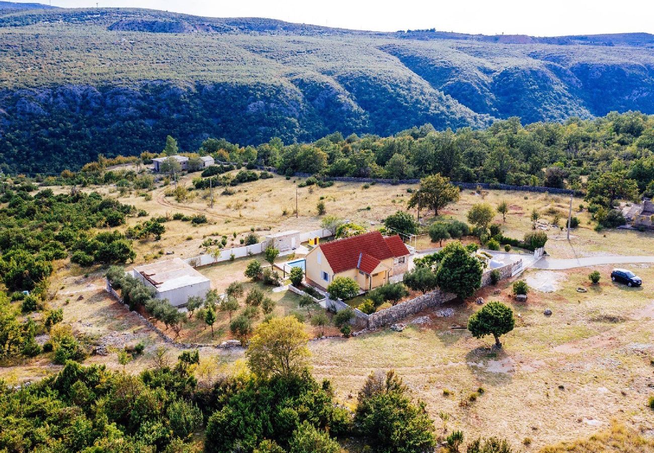 Ferienhaus in Zaton Obrovacki - Villa Sucic with private pool