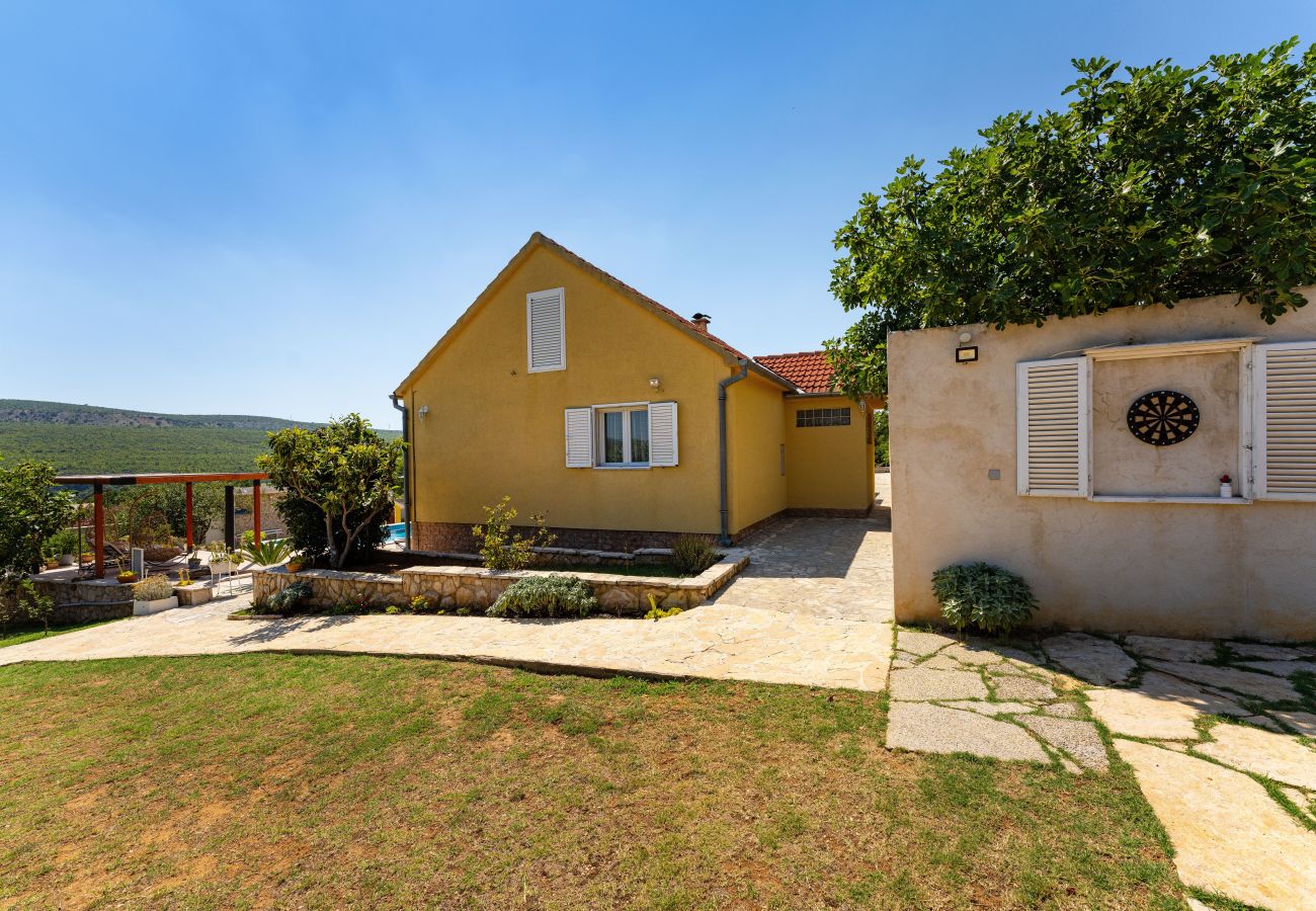 Ferienhaus in Zaton Obrovacki - Villa Sucic with private pool