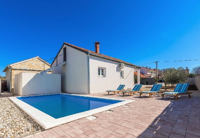 Ferienhaus in Škabrnja - Holiday home Barba Ferienhaus in Škabrnja - Holiday home Barba