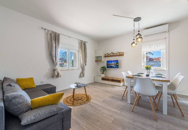 Ferienhaus in Škabrnja - Holiday home Barba Ferienhaus in Škabrnja - Holiday home Barba