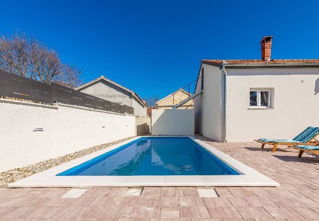 Ferienhaus in Škabrnja - Holiday home Barba Ferienhaus in Škabrnja - Holiday home Barba