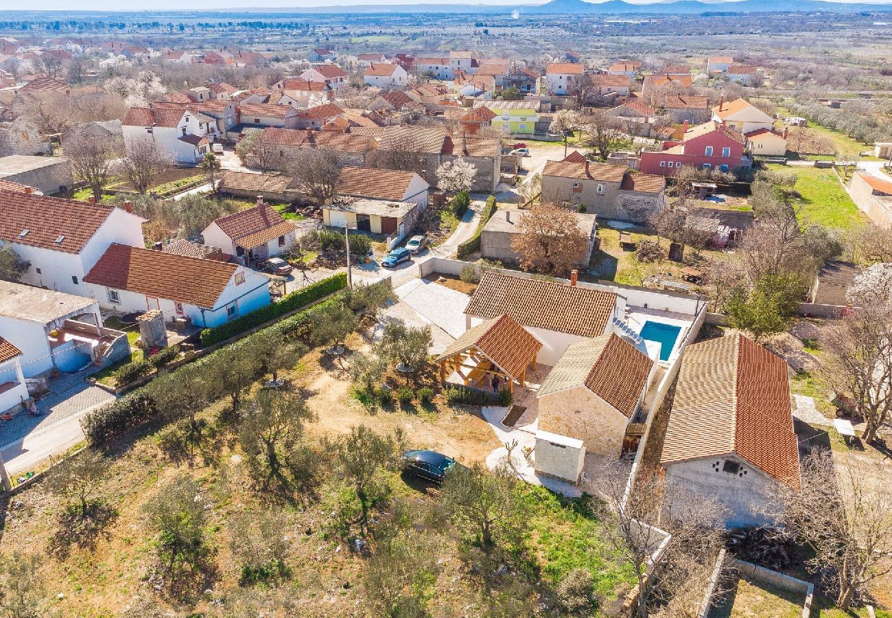 Ferienhaus in Škabrnja - Holiday home Barba