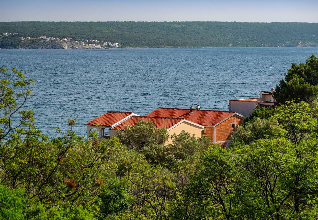 Ferienwohnung in Maslenica - Sea view apartment Dajana