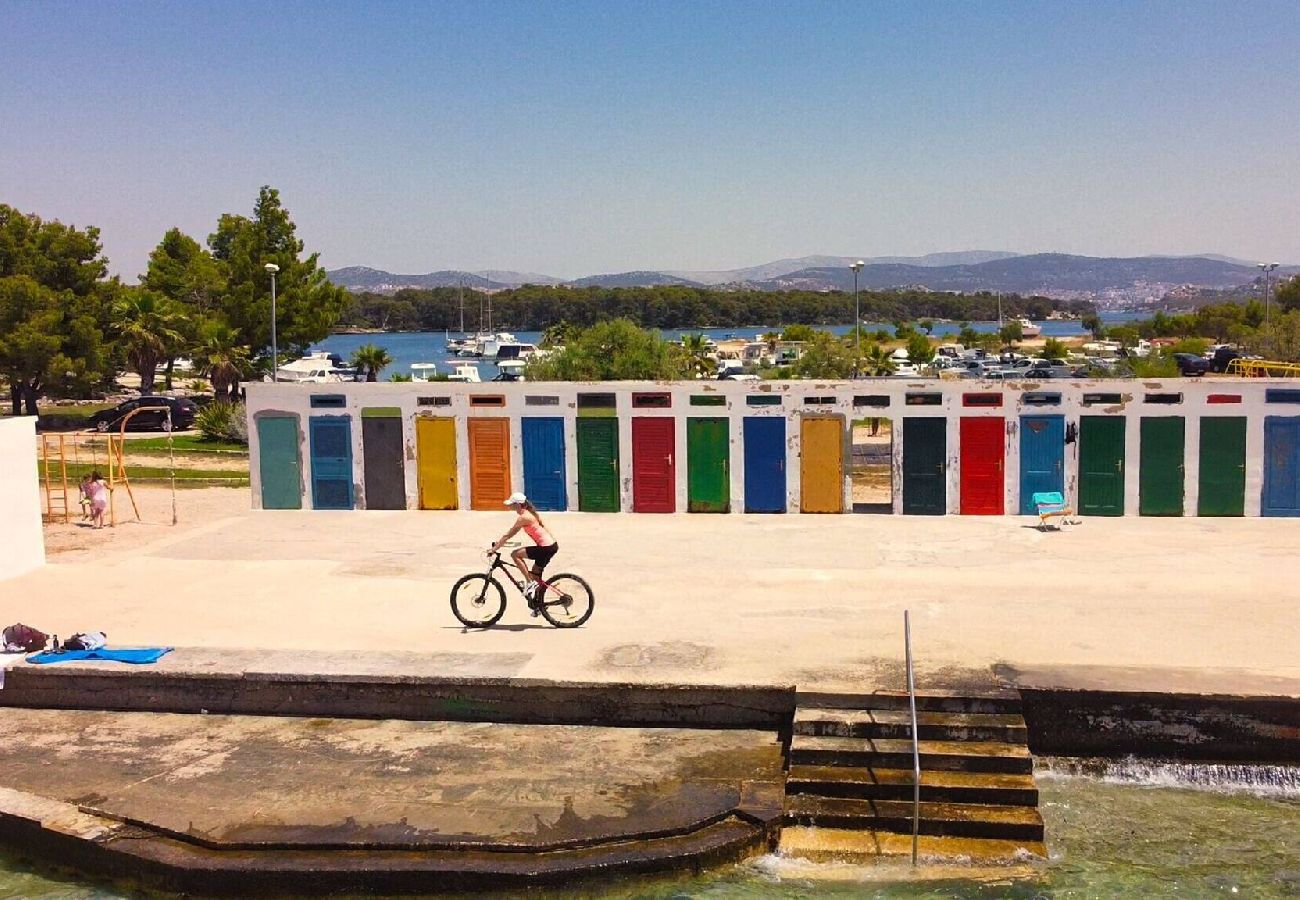 Ferienhaus in Šibenik - Beach house Franka