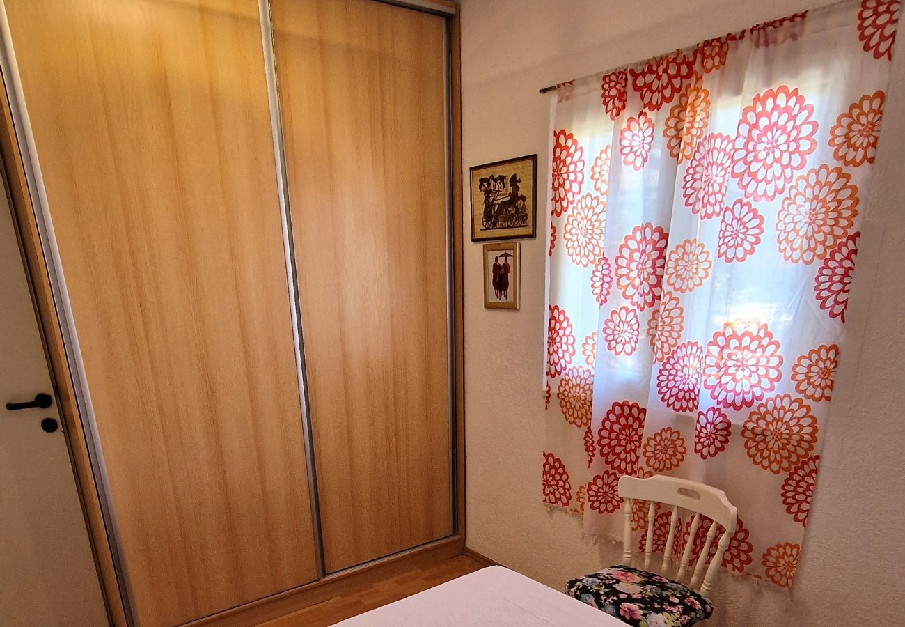 Ferienhaus in Šibenik - Beach house Franka