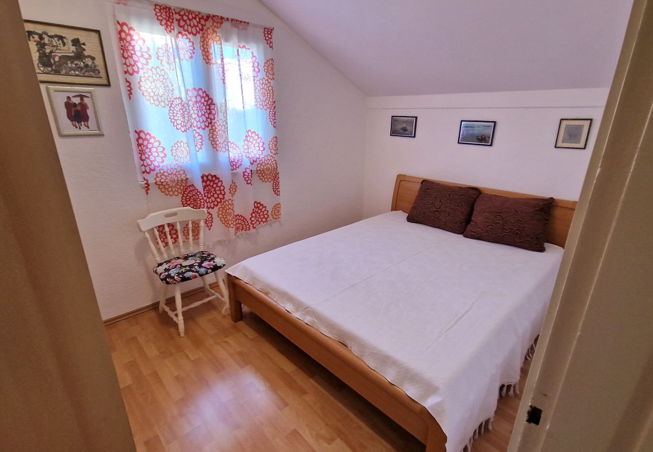 Ferienhaus in Šibenik - Beach house Franka