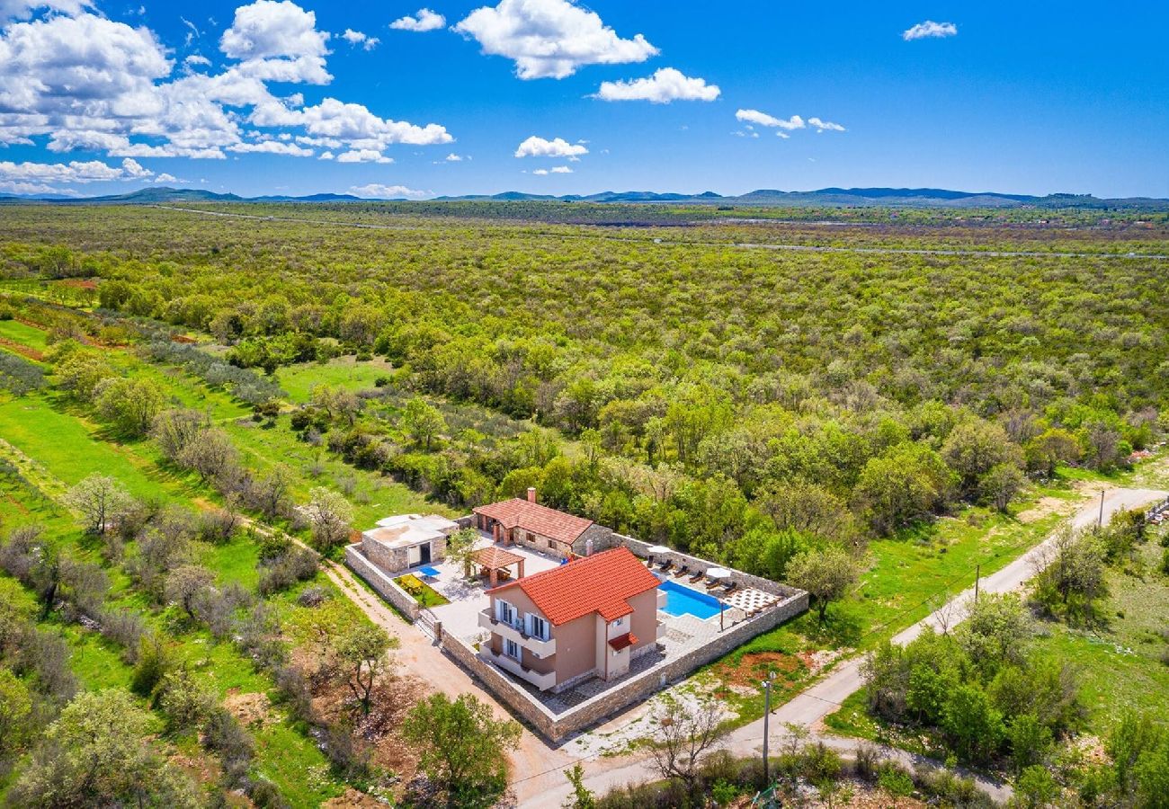 Ferienhaus in Benkovac - Luxury Villa Escape