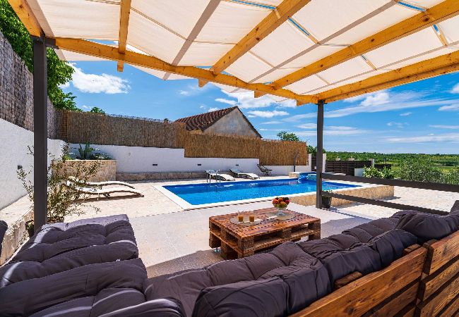 Ferienhaus in Žažvic - Holiday home Agro Casa Ferienhaus in Žažvic - Holiday home Agro Casa
