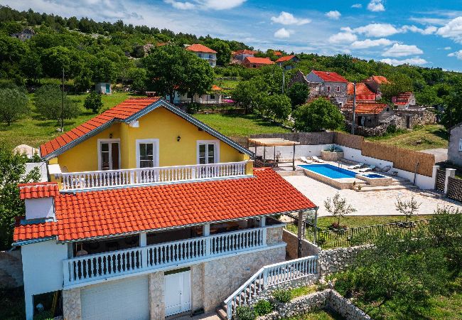 Ferienhaus in Žažvic - Holiday home Agro Casa Ferienhaus in Žažvic - Holiday home Agro Casa