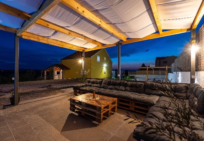 Ferienhaus in Žažvic - Holiday home Agro Casa Ferienhaus in Žažvic - Holiday home Agro Casa