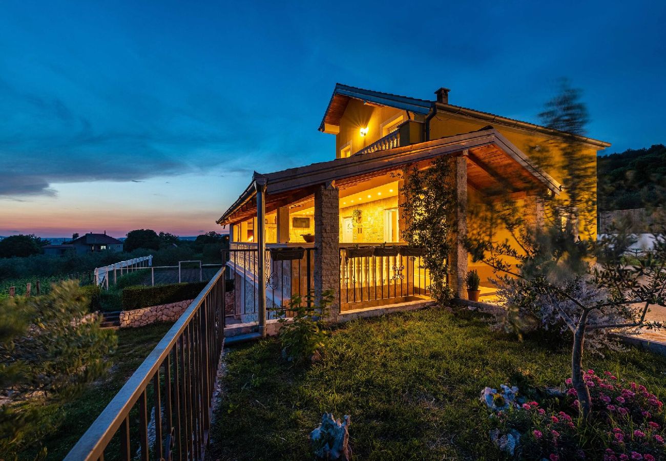 Ferienhaus in Žažvic - Holiday home Agro Casa