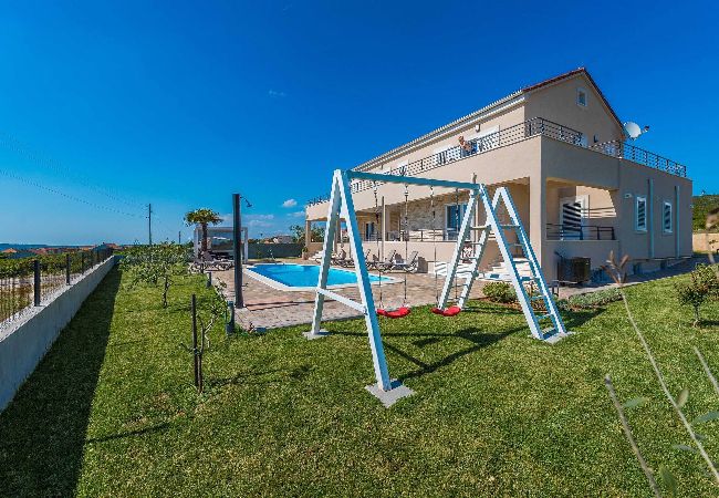 Ferienhaus in Debeljak - Villa Providenca with heated pool Ferienhaus in Debeljak - Villa Providenca with heated pool