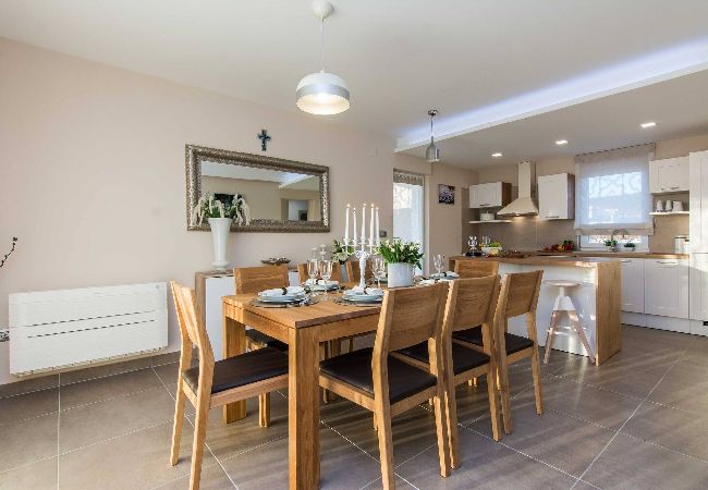 Ferienhaus in Debeljak - Villa Providenca with heated pool Ferienhaus in Debeljak - Villa Providenca with heated pool