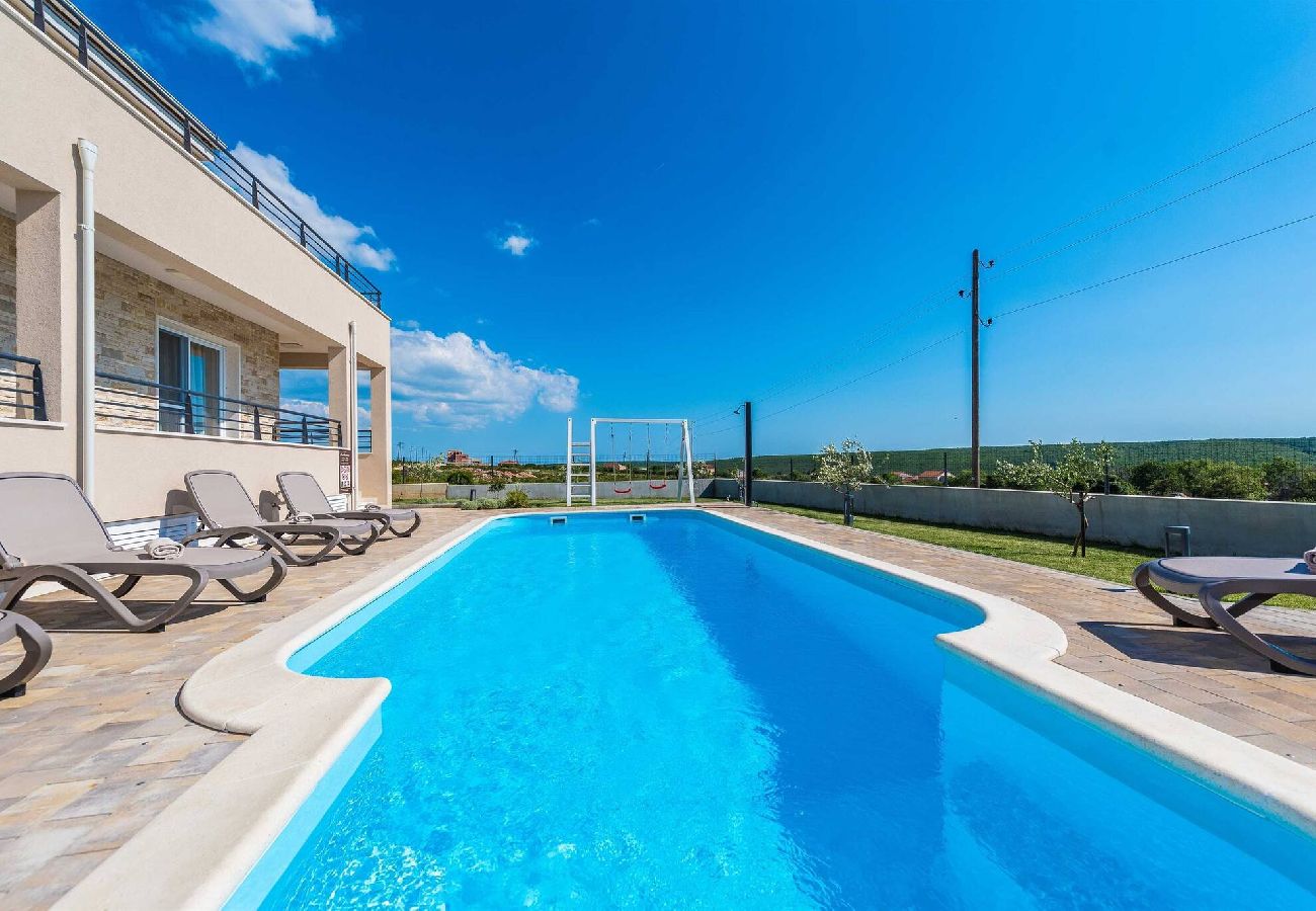 Villa in Debeljak - Villa Providenca with heated pool