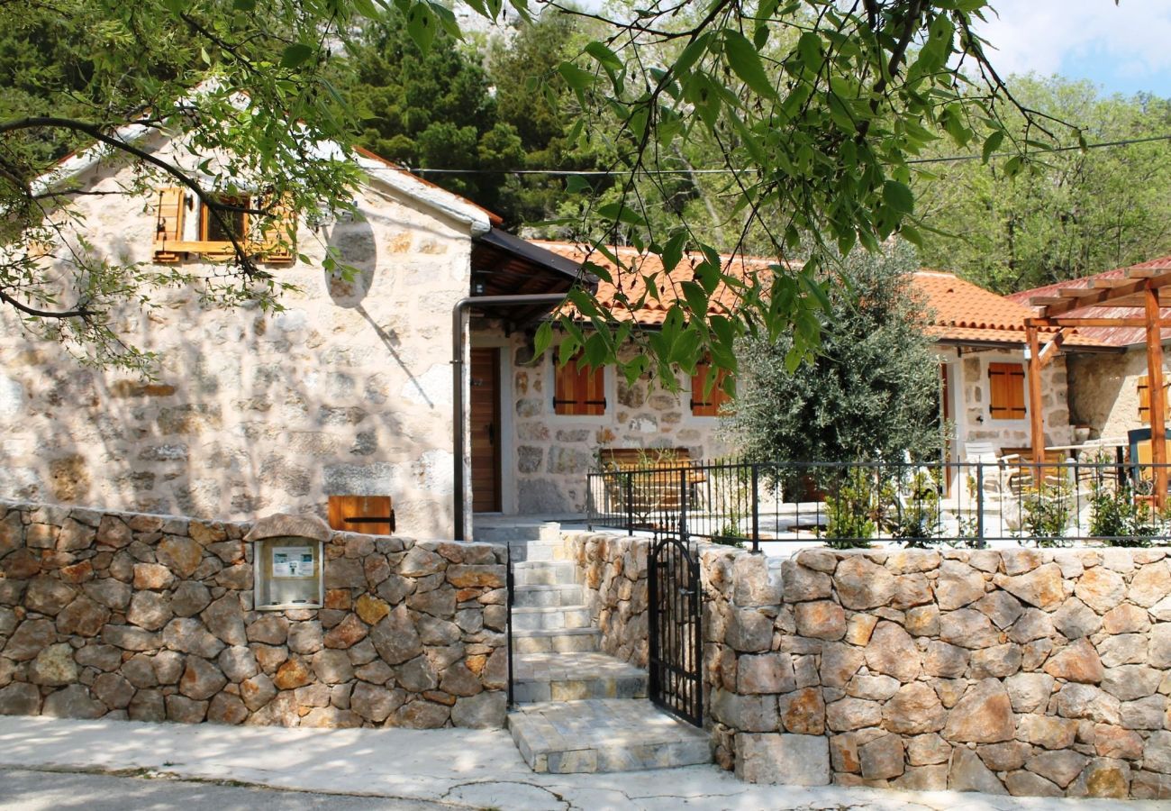 Ferienhaus in Starigrad - Holiday home Jucinovi Dvori