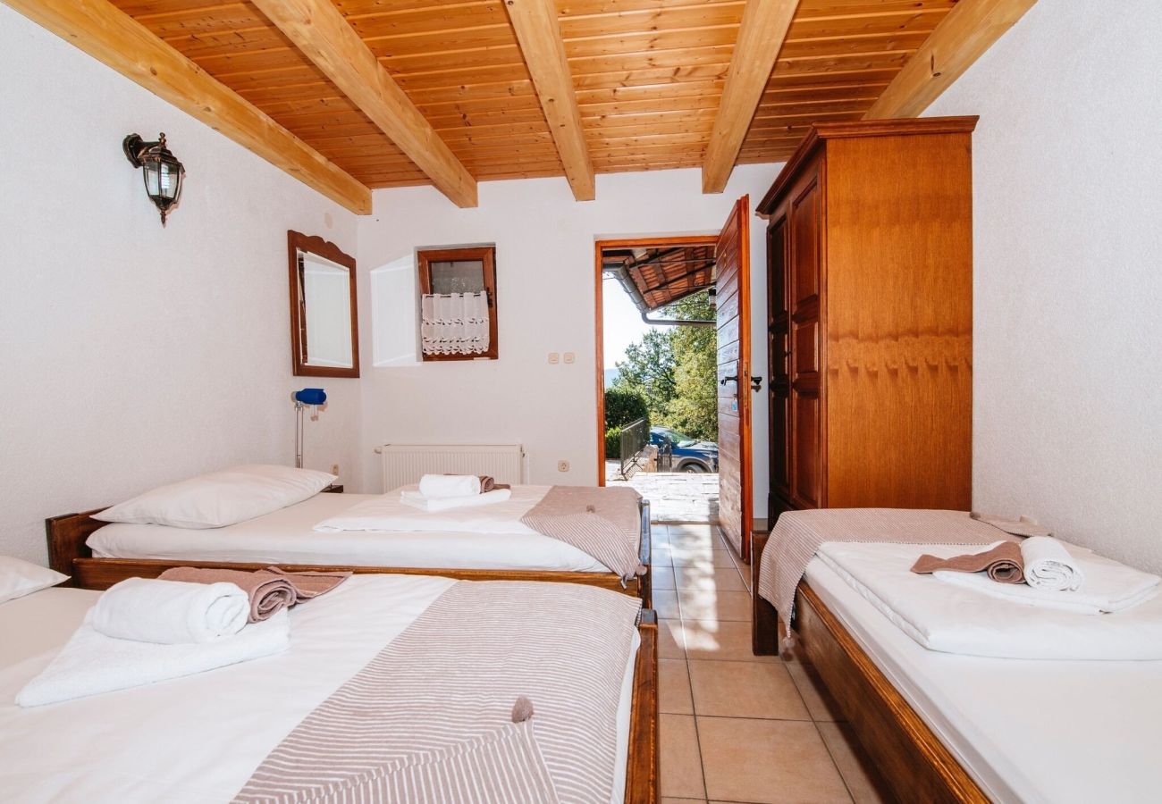 Ferienhaus in Starigrad - Holiday home Jucinovi Dvori