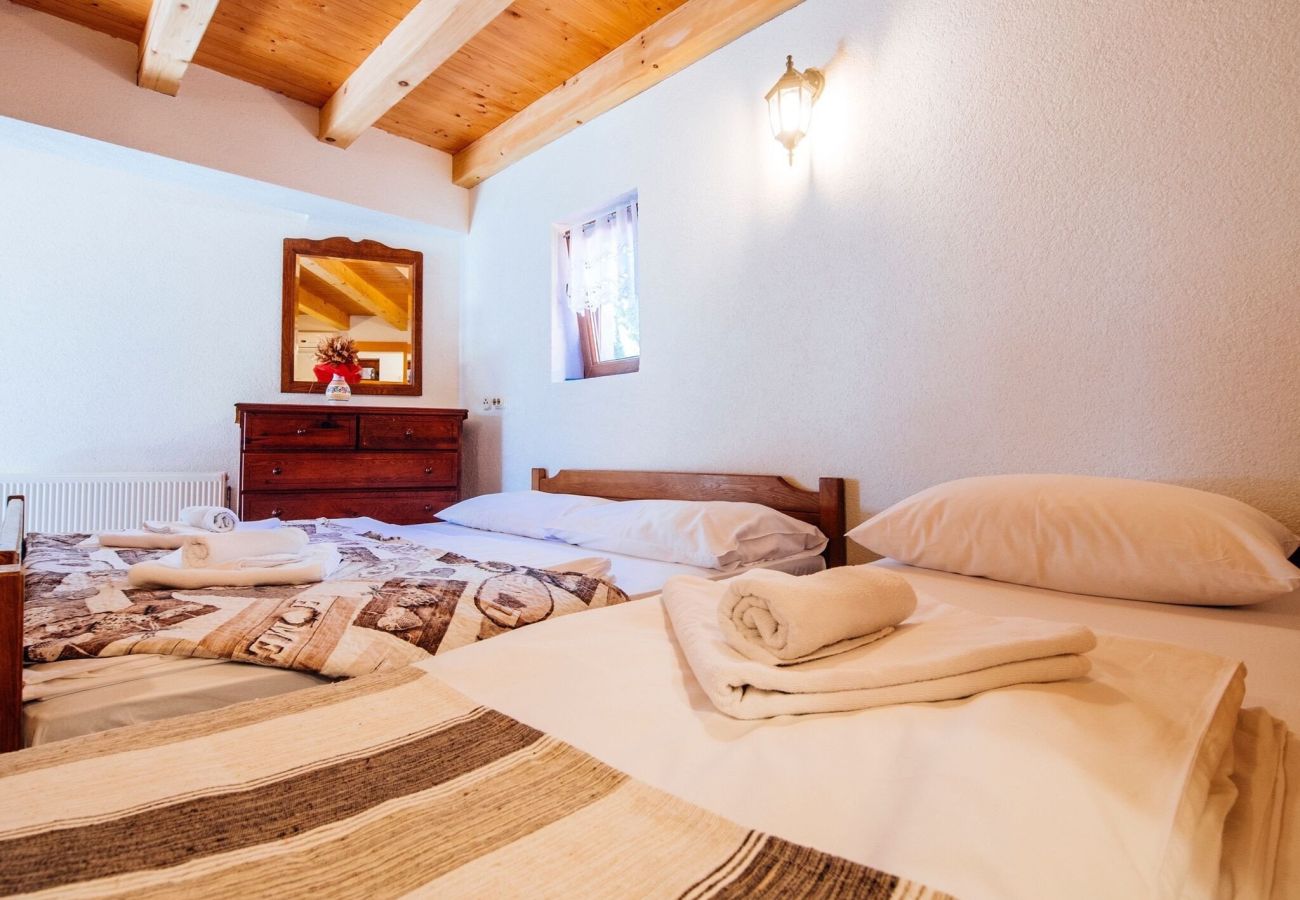 Ferienhaus in Starigrad - Holiday home Jucinovi Dvori