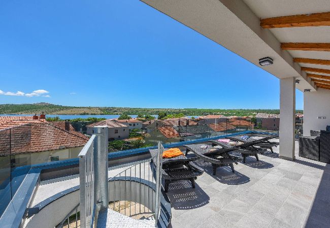 Ferienhaus in Posedarje - Sea view Villa Possedaria Ferienhaus in Posedarje - Sea view Villa Possedaria