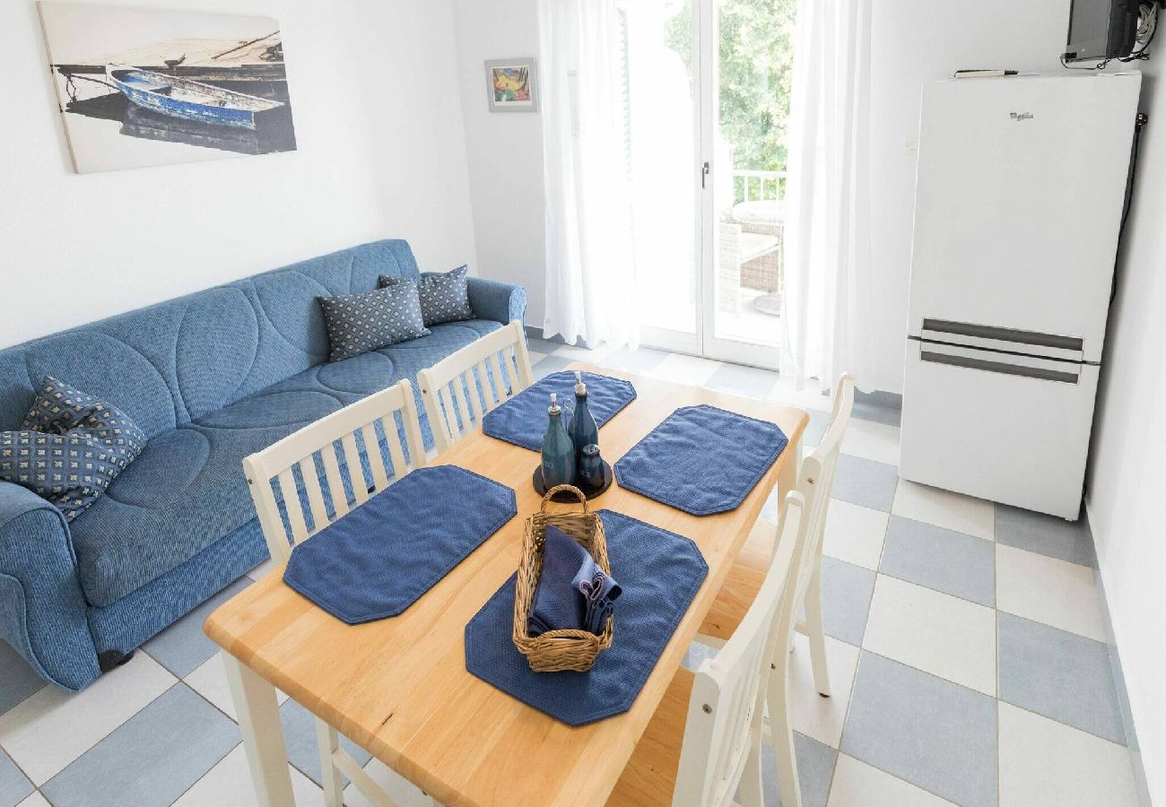 Ferienwohnung in Šibenik - Beach apartment Jadrija