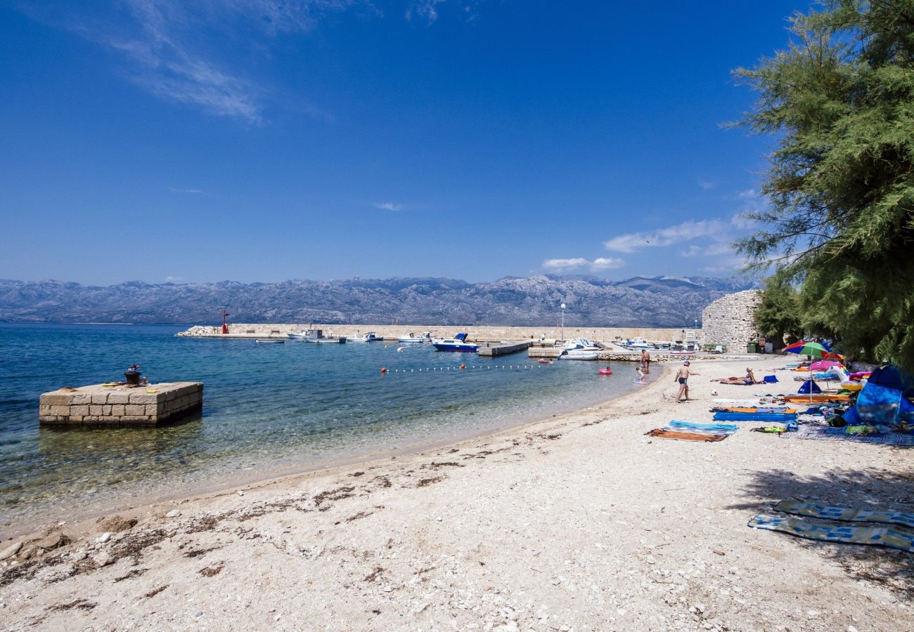 Ferienhaus in Ražanac - Beach house Neno