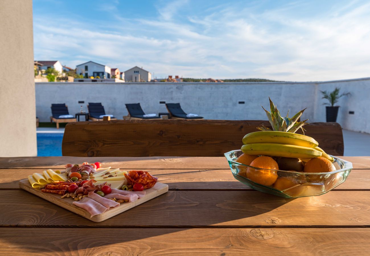 Ferienhaus in Ražanac - Sea view Villa Punta