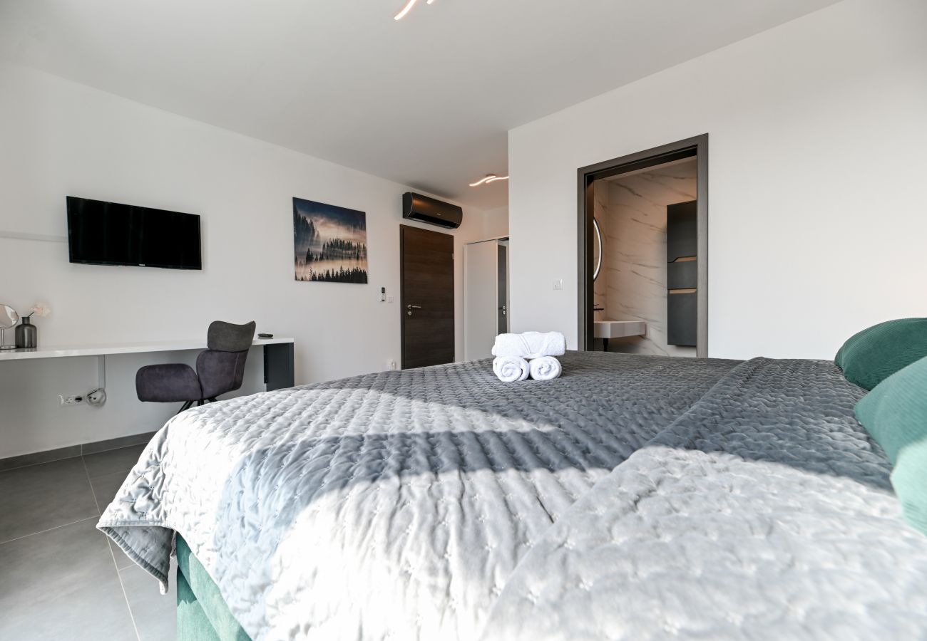 Ferienhaus in Ražanac - Sea view Villa Punta