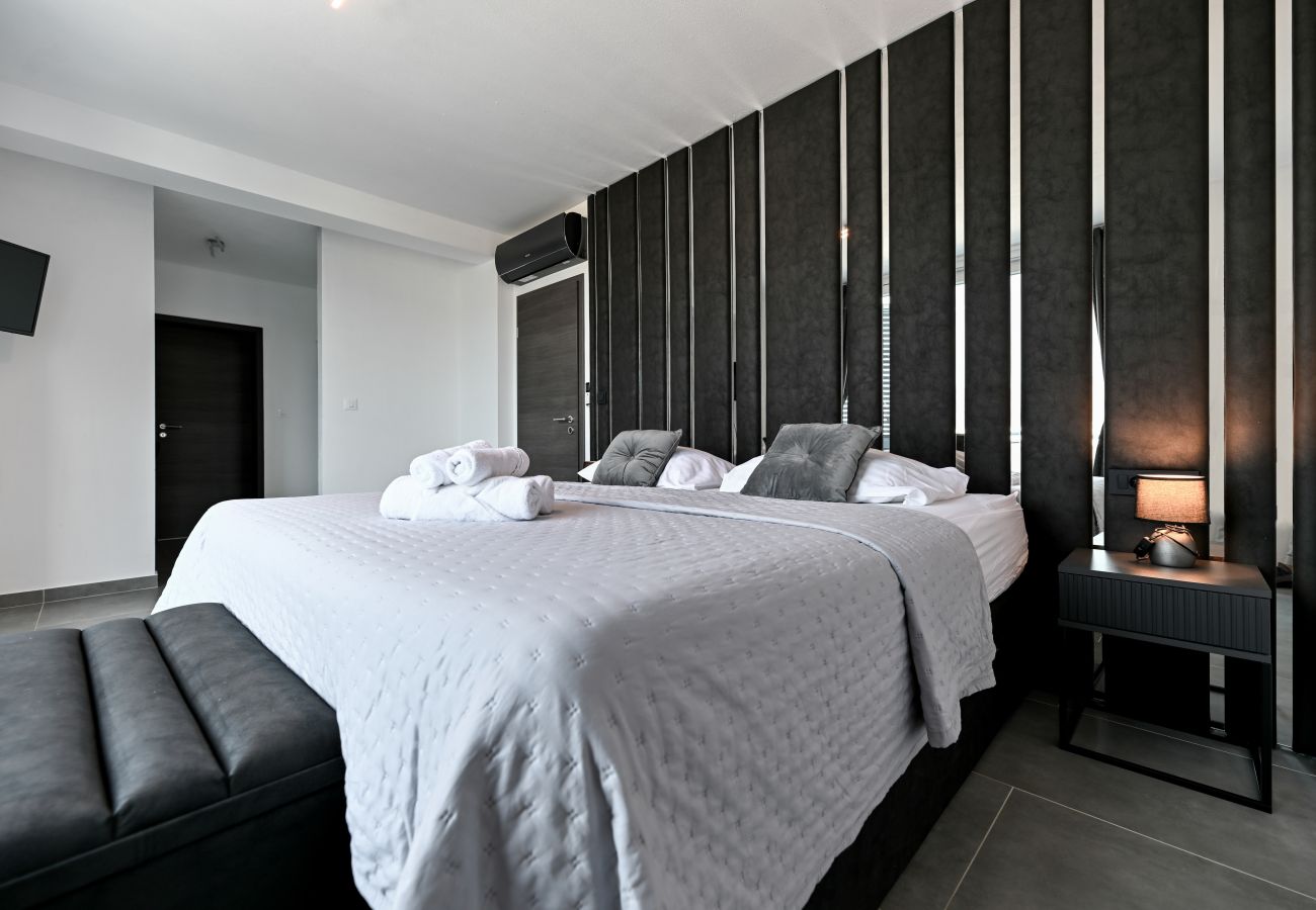 Ferienhaus in Ražanac - Sea view Villa Punta