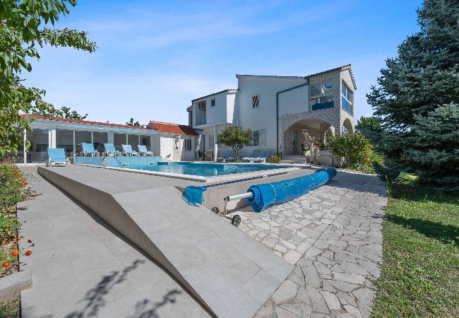 Ferienhaus in Neoric - Sport & Spa Villa Neoric Ferienhaus in Neoric - Sport & Spa Villa Neoric