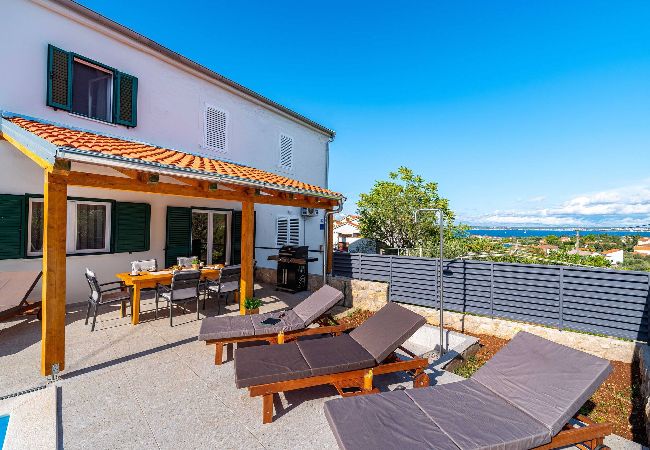 Ferienhaus in Lukoran - Sea view Villa Nana Ferienhaus in Lukoran - Sea view Villa Nana