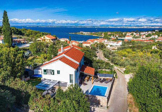 Ferienhaus in Lukoran - Sea view Villa Nana Ferienhaus in Lukoran - Sea view Villa Nana