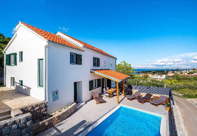 Ferienhaus in Lukoran - Sea view Villa Nana Ferienhaus in Lukoran - Sea view Villa Nana