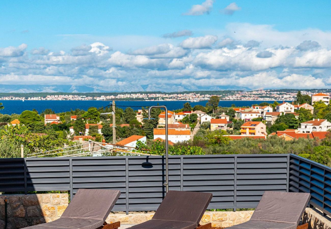 Ferienhaus in Lukoran - Sea view Villa Nana