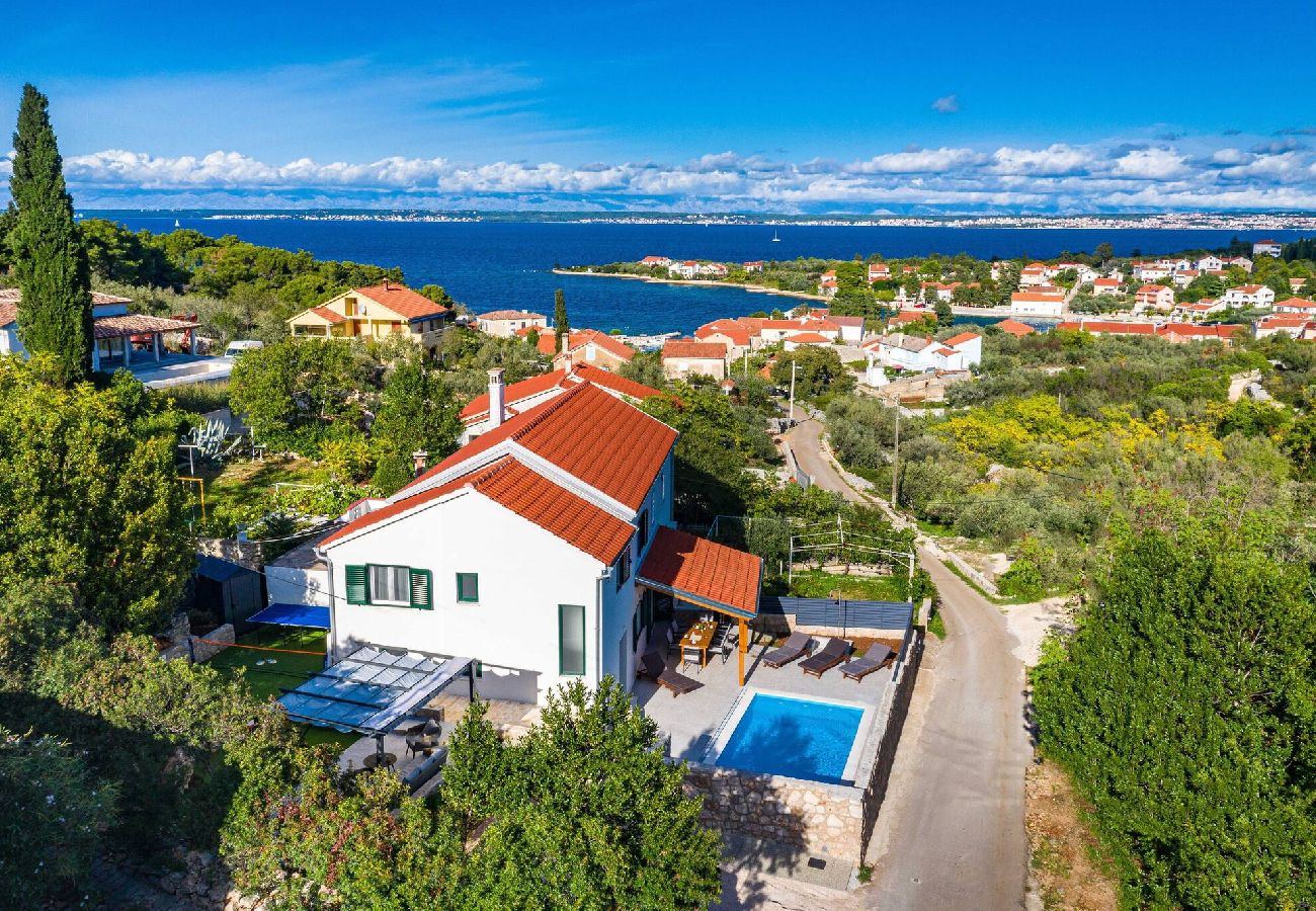 Ferienhaus in Lukoran - Sea view Villa Nana