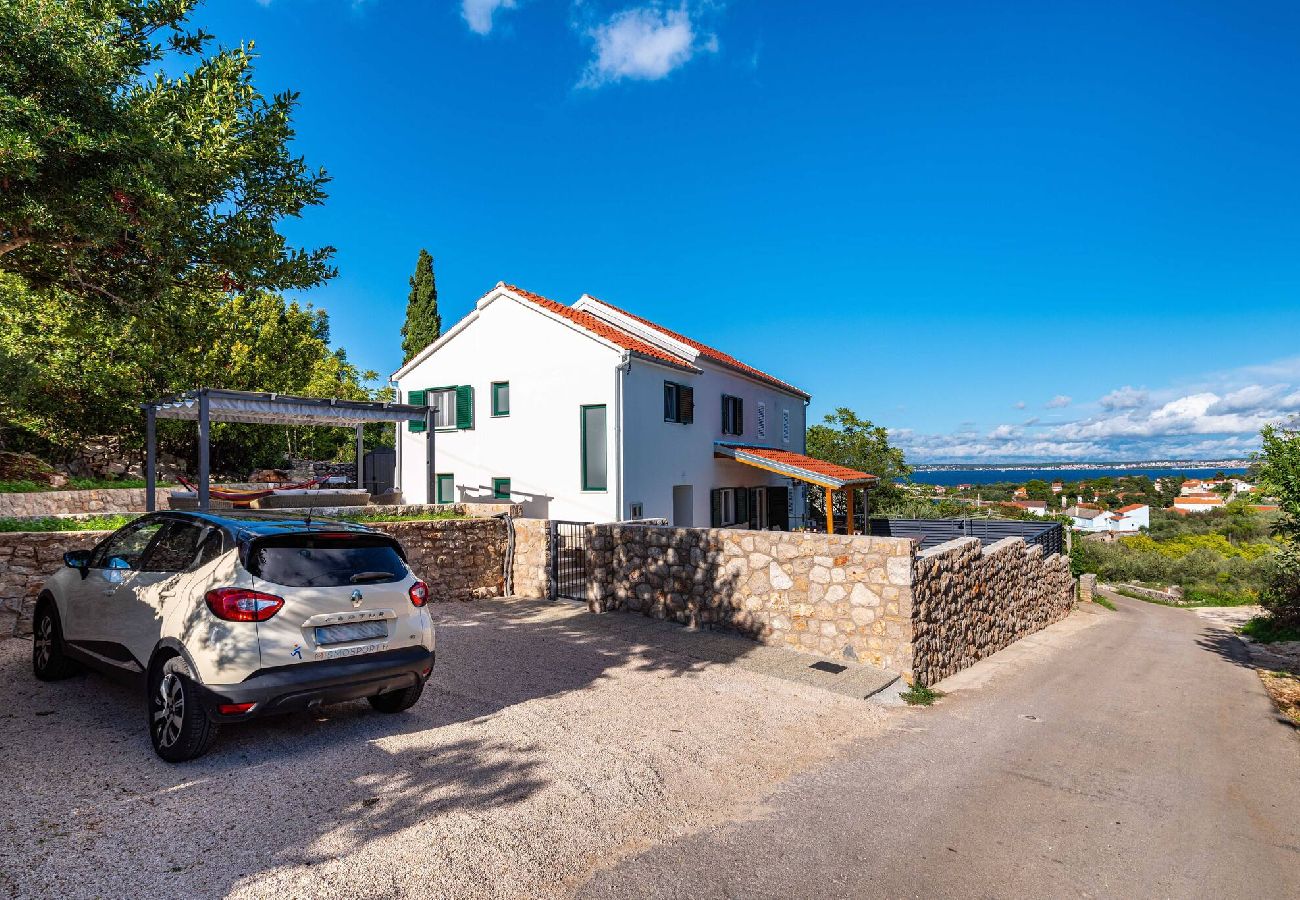 Ferienhaus in Lukoran - Sea view Villa Nana