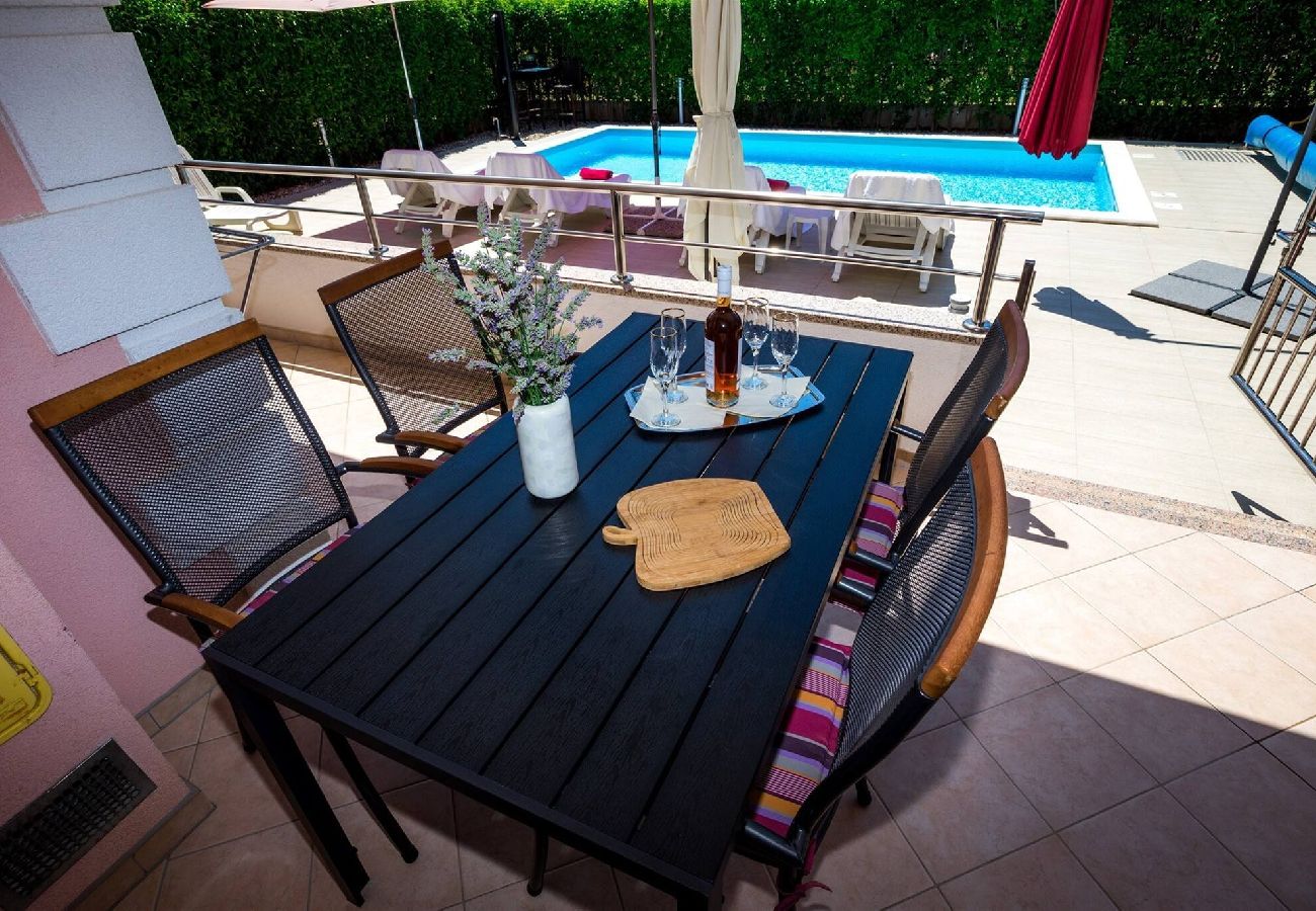 Ferienwohnung in Zadar - Apartment ViGo with private pool