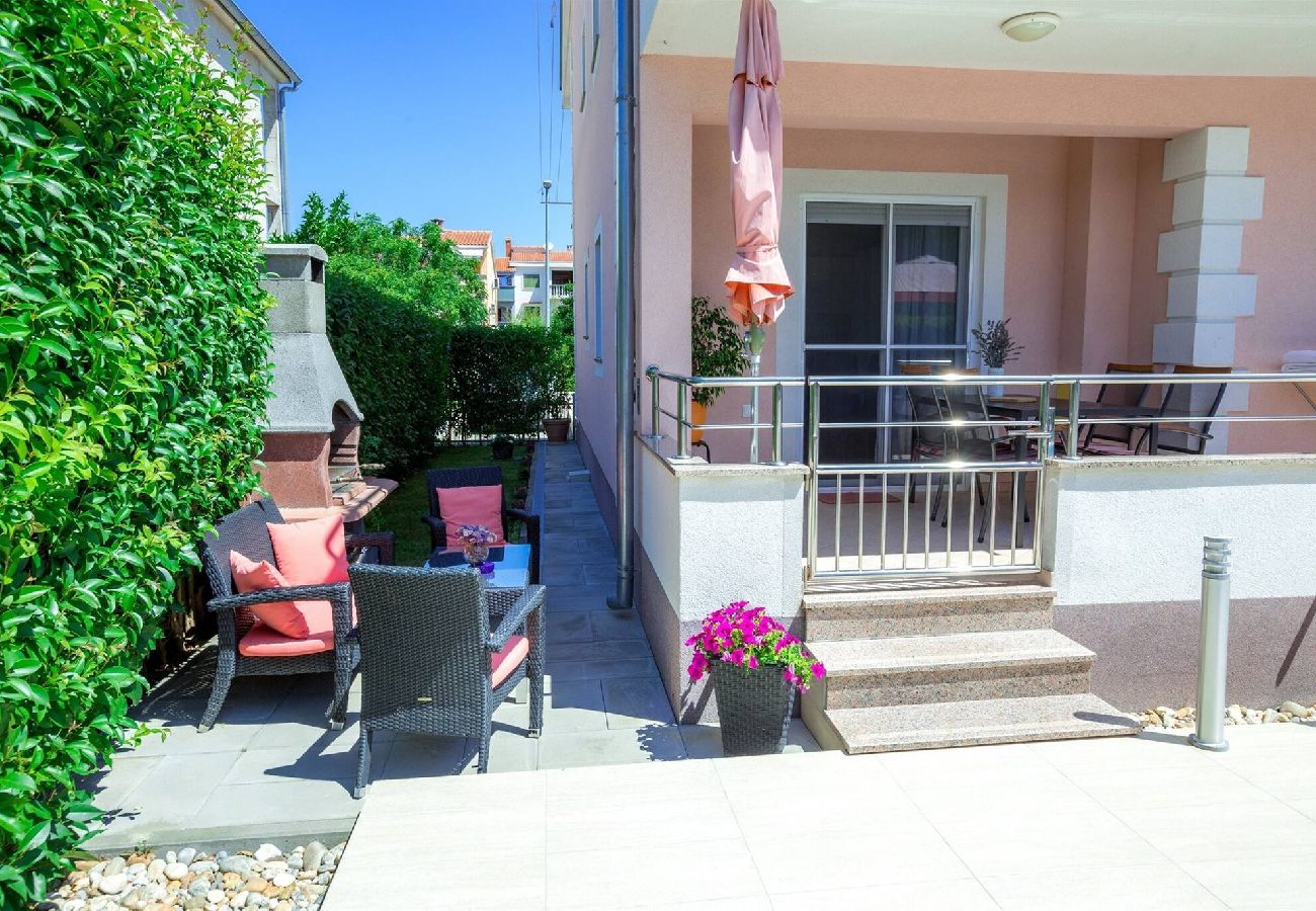 Ferienwohnung in Zadar - Apartment ViGo with private pool