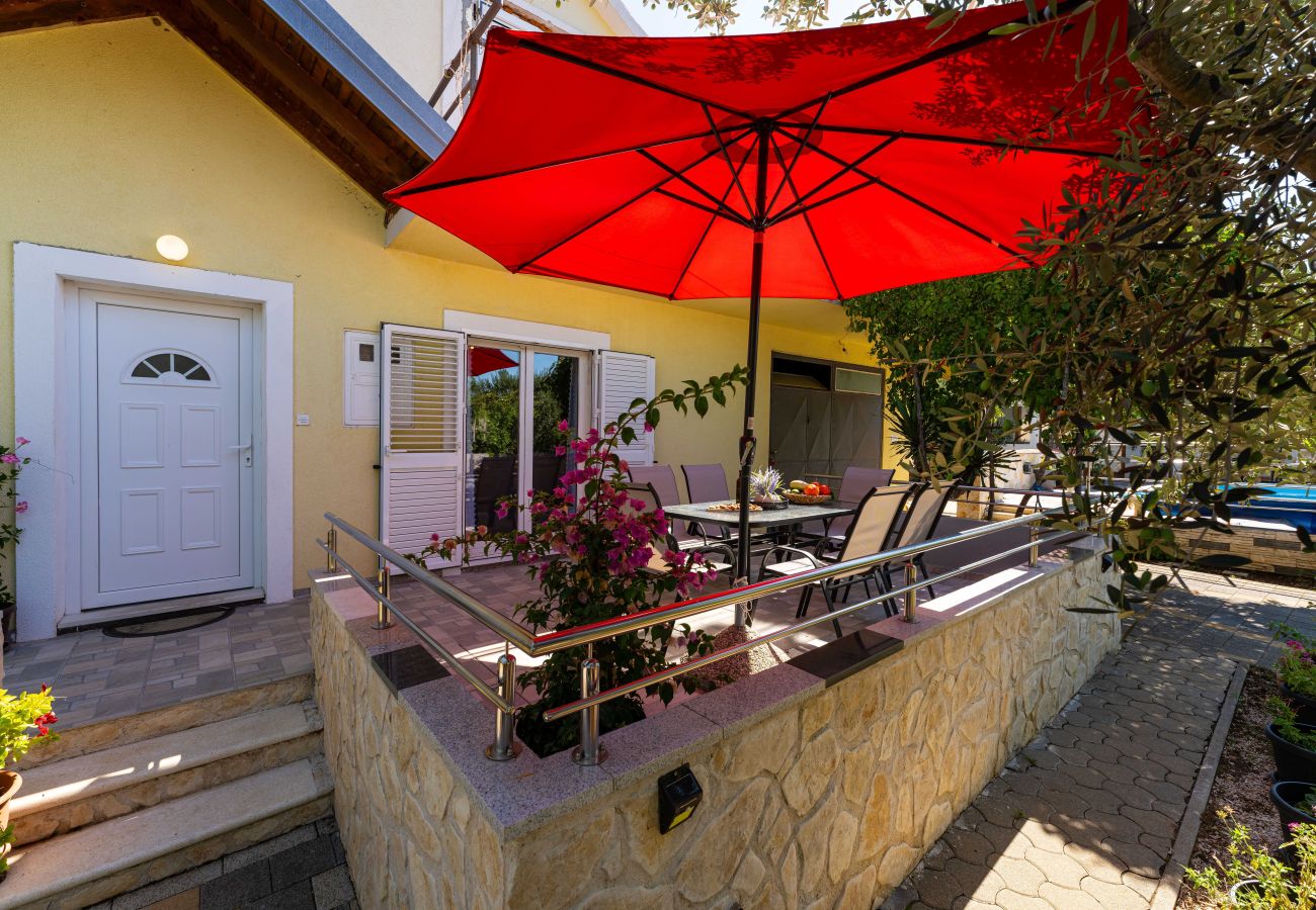 Ferienhaus in Krkovic - Holiday home Olive Garden