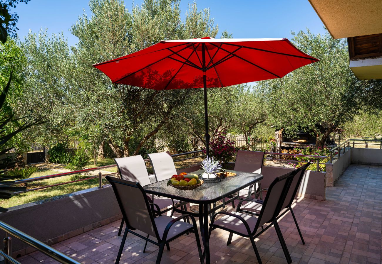 Ferienhaus in Krkovic - Holiday home Olive Garden