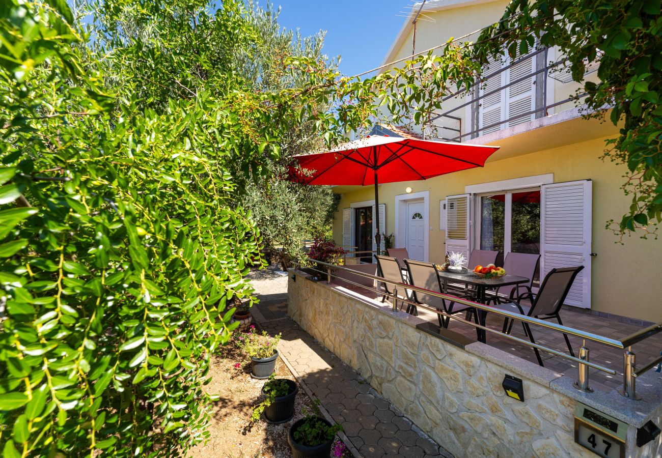 Ferienhaus in Krkovic - Holiday home Olive Garden