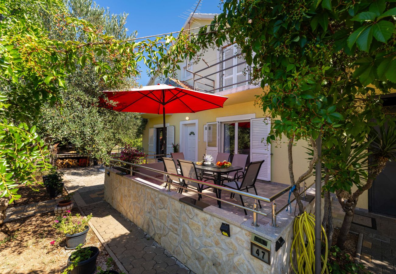 Ferienhaus in Krkovic - Holiday home Olive Garden