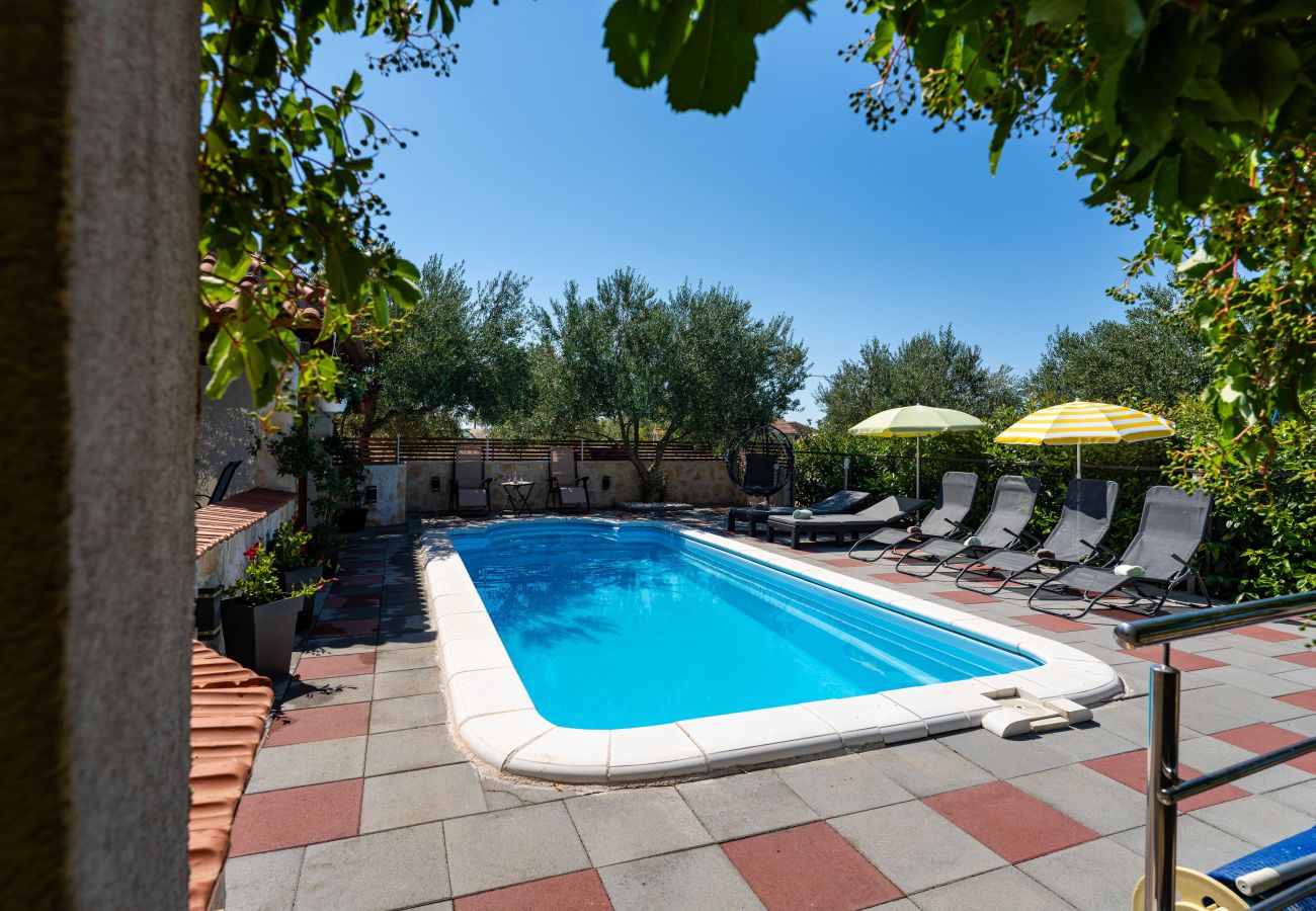 Ferienhaus in Krkovic - Holiday home Olive Garden